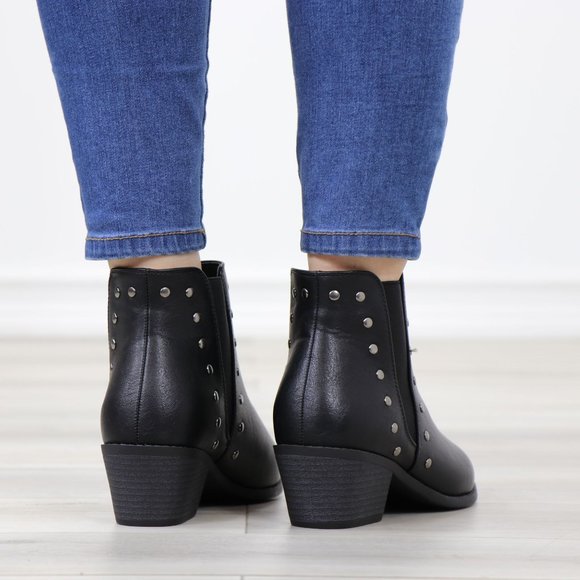 Black Synthetic Leather Chelsea Pointed Toe Low Heel Ankle Boots Metal Studs - Picture 7 of 12